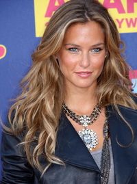 frosty highlights balayage blonde hair
