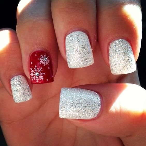 snowflake accent nail